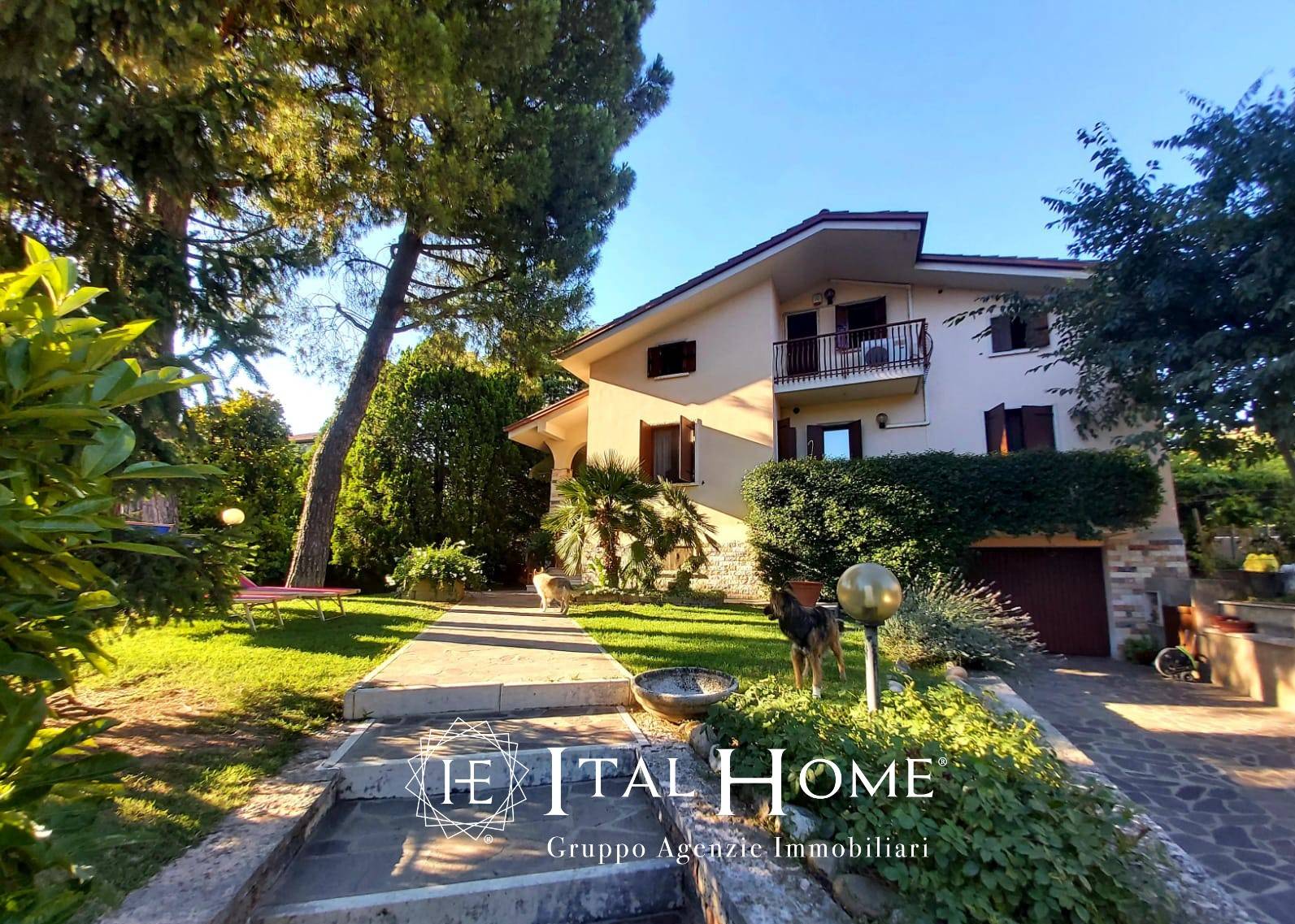 Villa a Castelnuovo del Garda